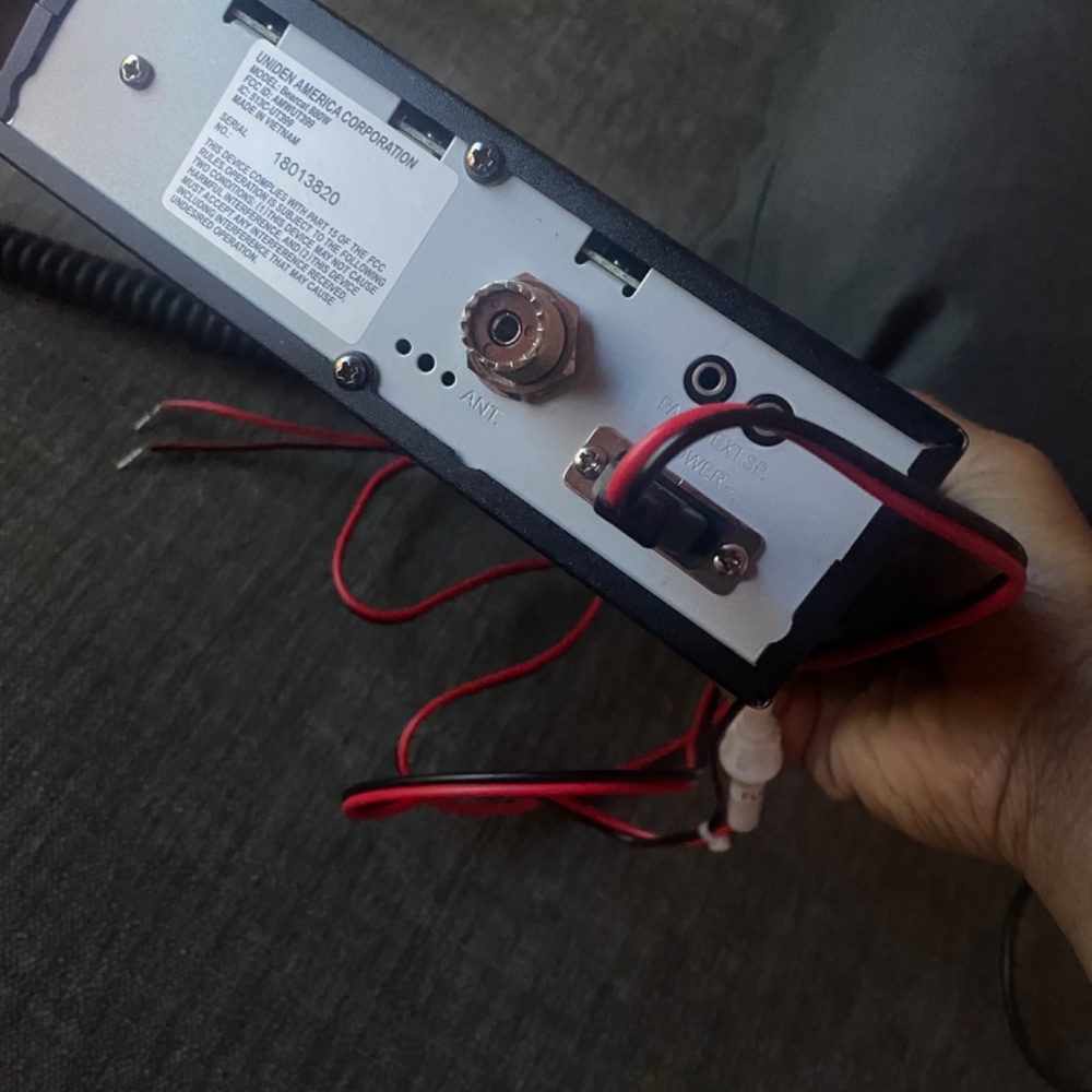 CB RADIO - Picture 3 of 4